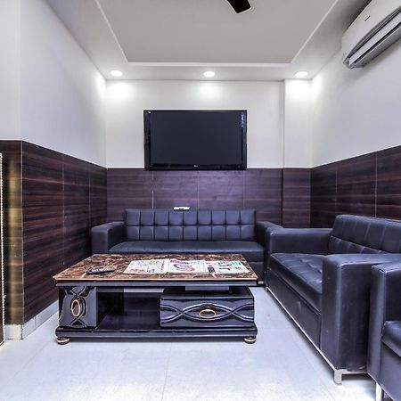 Hotel Aerostar Gold - Opposite Max Healthcare Delhi  Buitenkant foto