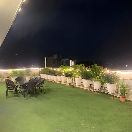 Hotel Aerostar Gold - Opposite Max Healthcare Delhi  Buitenkant foto