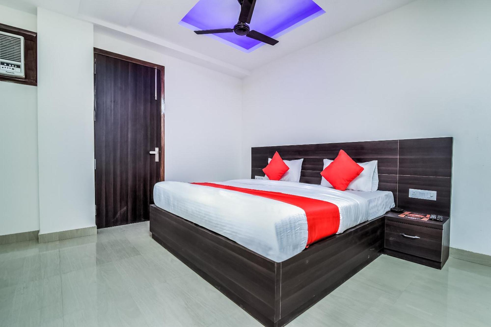 Hotel Aerostar Gold - Opposite Max Healthcare Delhi  Buitenkant foto