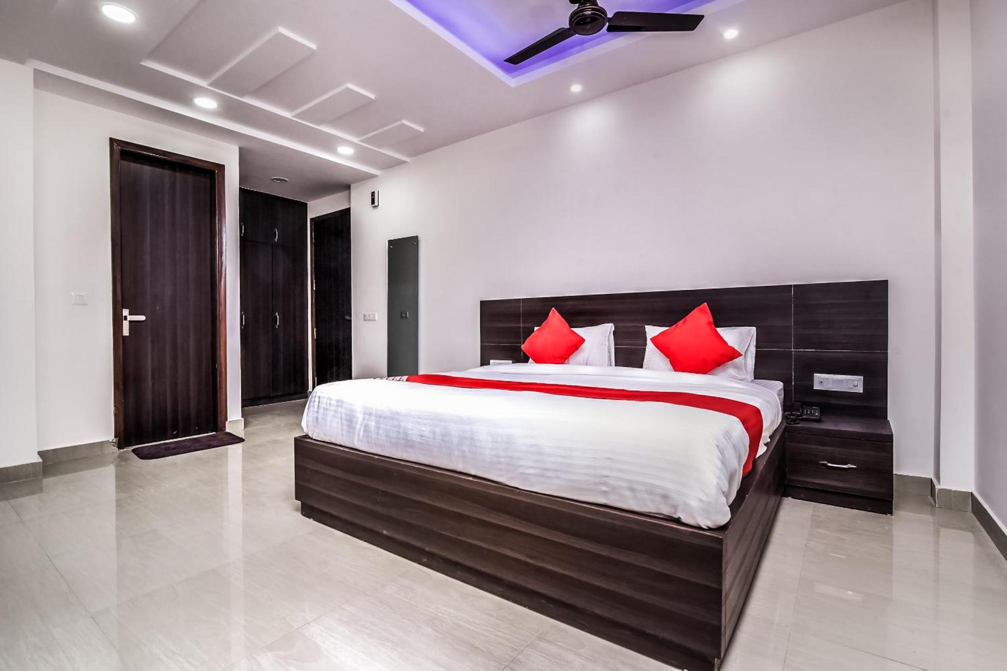 Hotel Aerostar Gold - Opposite Max Healthcare Delhi  Buitenkant foto