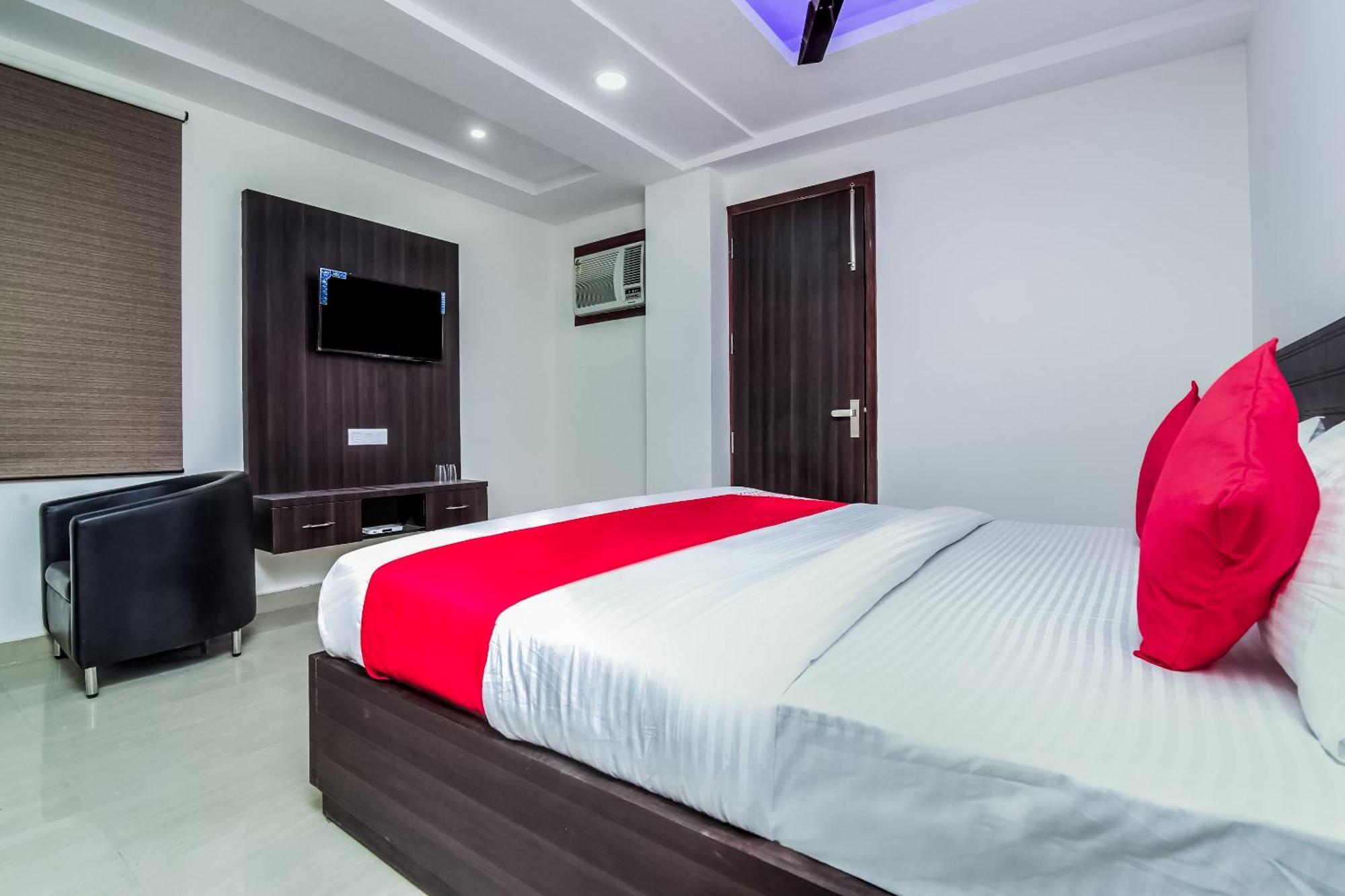 Hotel Aerostar Gold - Opposite Max Healthcare Delhi  Buitenkant foto