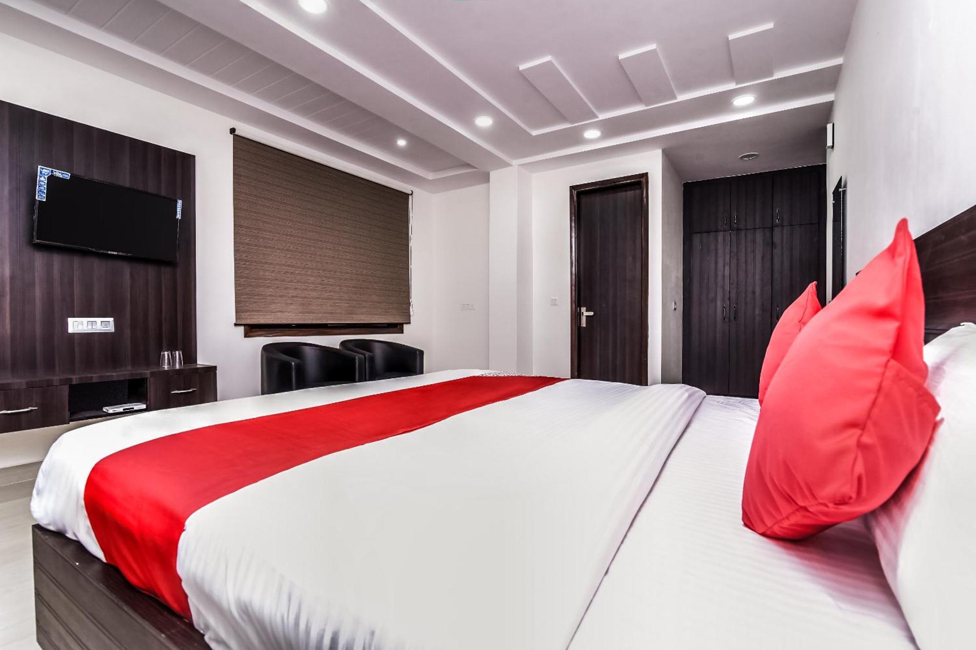 Hotel Aerostar Gold - Opposite Max Healthcare Delhi  Buitenkant foto