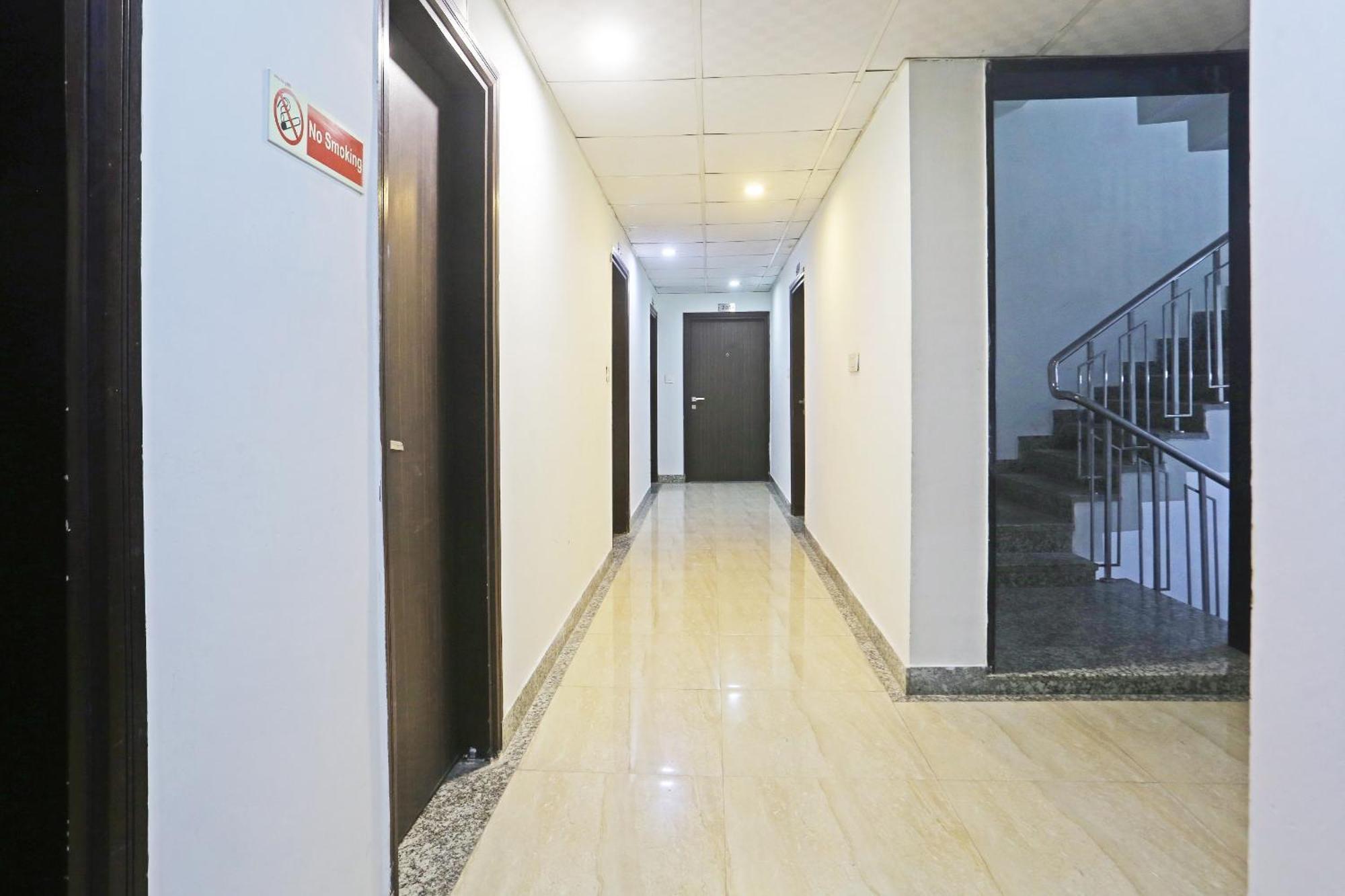 Hotel Aerostar Gold - Opposite Max Healthcare Delhi  Buitenkant foto