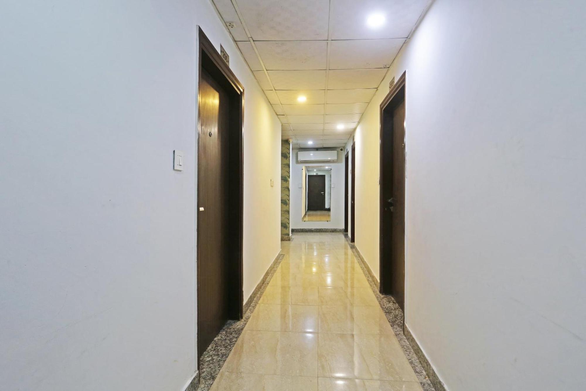 Hotel Aerostar Gold - Opposite Max Healthcare Delhi  Buitenkant foto