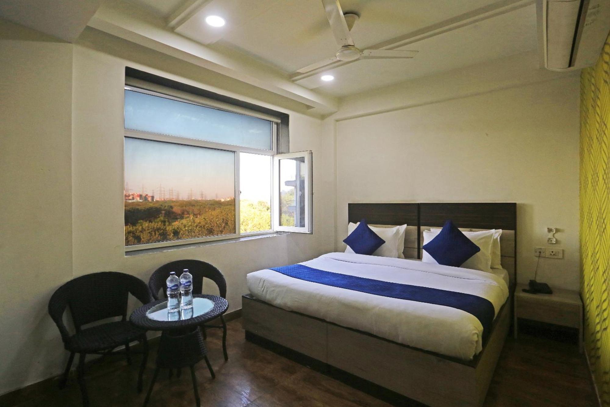 Hotel Aerostar Gold - Opposite Max Healthcare Delhi  Buitenkant foto
