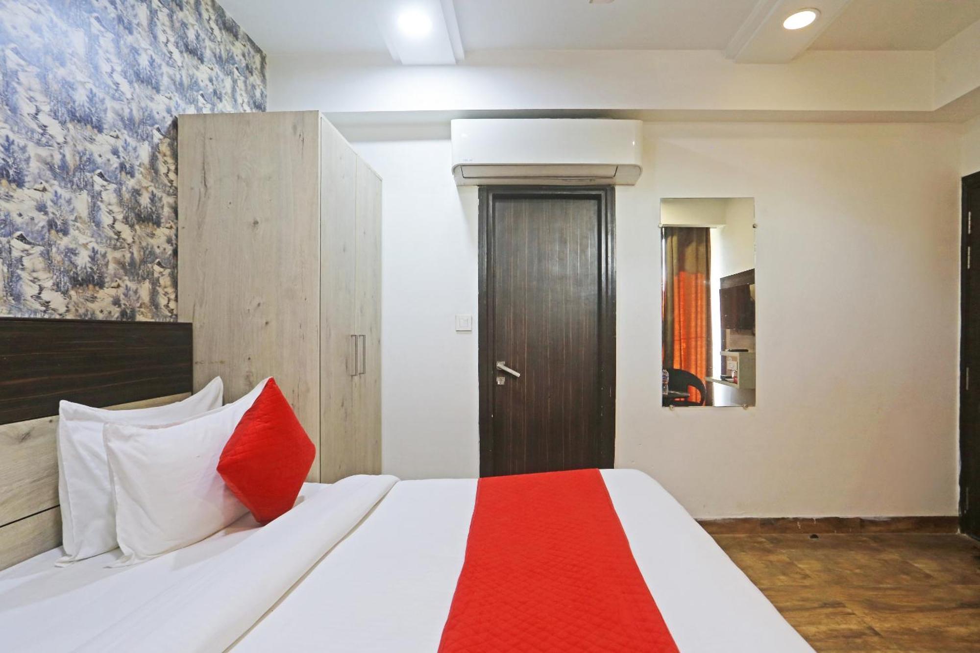 Hotel Aerostar Gold - Opposite Max Healthcare Delhi  Buitenkant foto