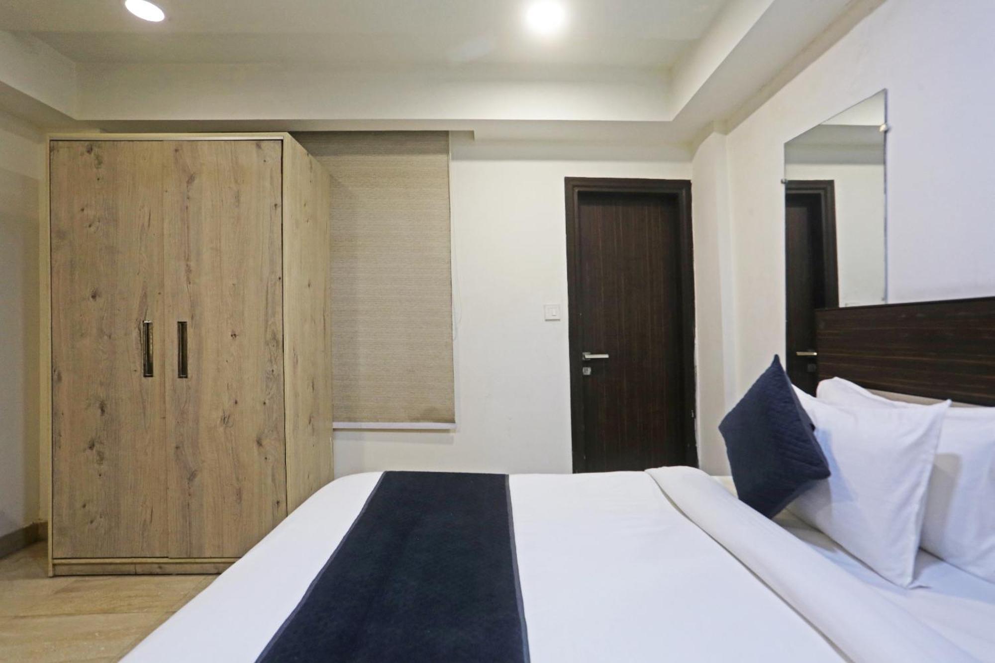 Hotel Aerostar Gold - Opposite Max Healthcare Delhi  Buitenkant foto